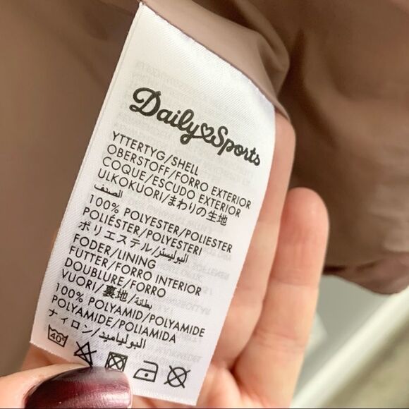 Daily Sports of Sweden Lavender Pink Padded Zip Up Vest Size Medium - Picture 5 of 7